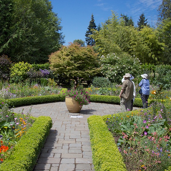 Members enjoy the poteger during open garden